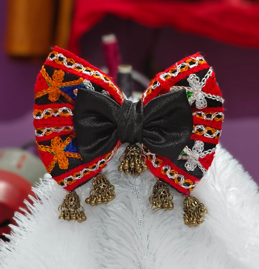 Handcrafted ethnic 🎀🎀with colorful embroidery & ghungroo charm 

#HandmadeWithLove #EthnicStyle