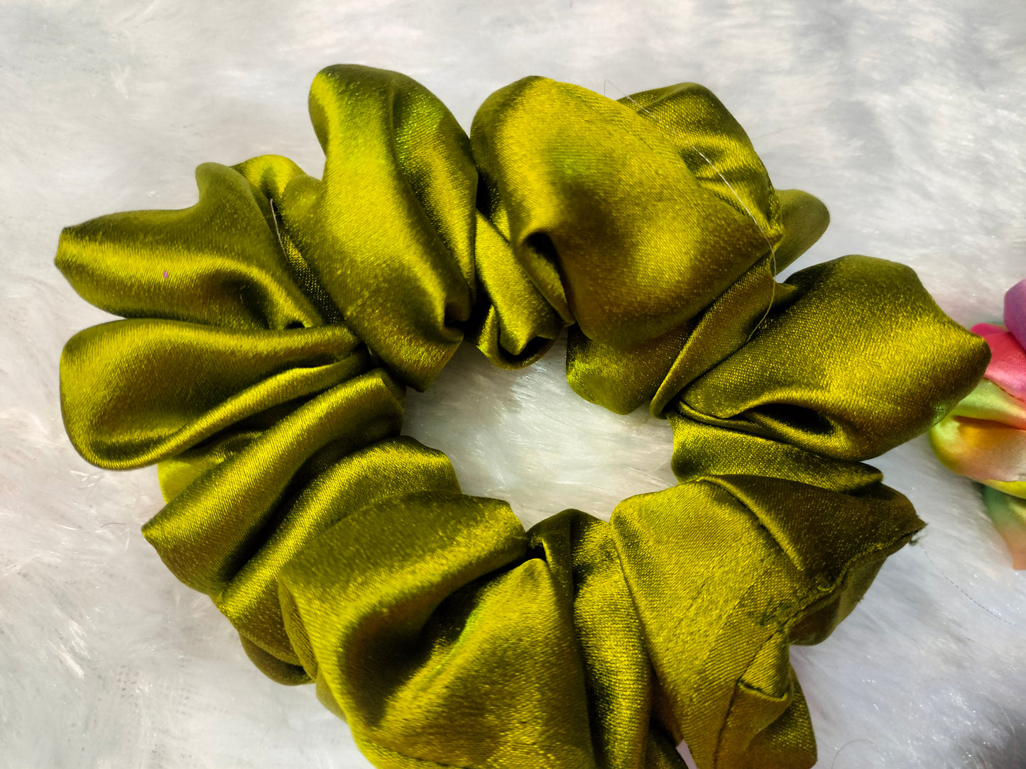 Combo set of 4🎀✨ 1 Large size scrunchie,1 medium size sequence hair bow,1 medium size rainbow 🌈 scrunchie and double layer hair bow medium size