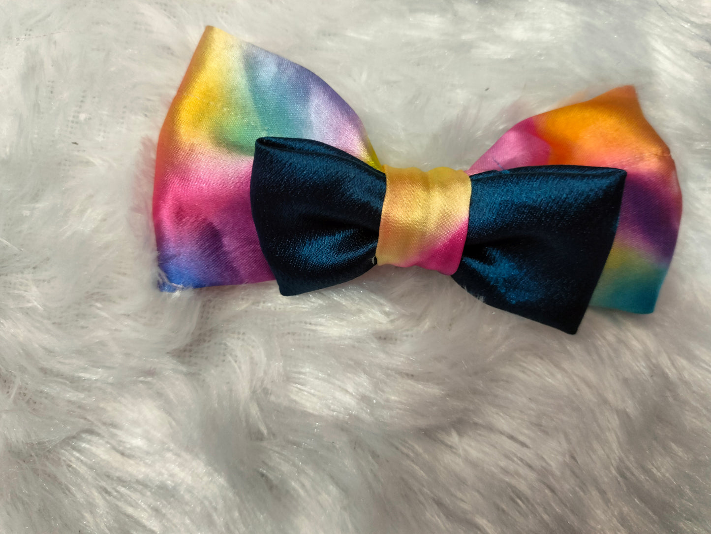 Combo set of 4🎀✨ 1 Large size scrunchie,1 medium size sequence hair bow,1 medium size rainbow 🌈 scrunchie and double layer hair bow medium size